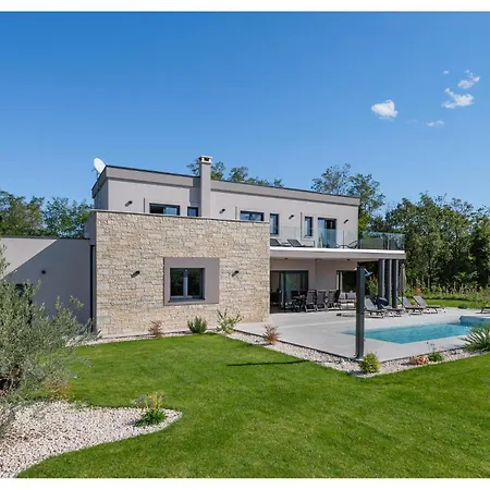 Kalea Labin (Istria)